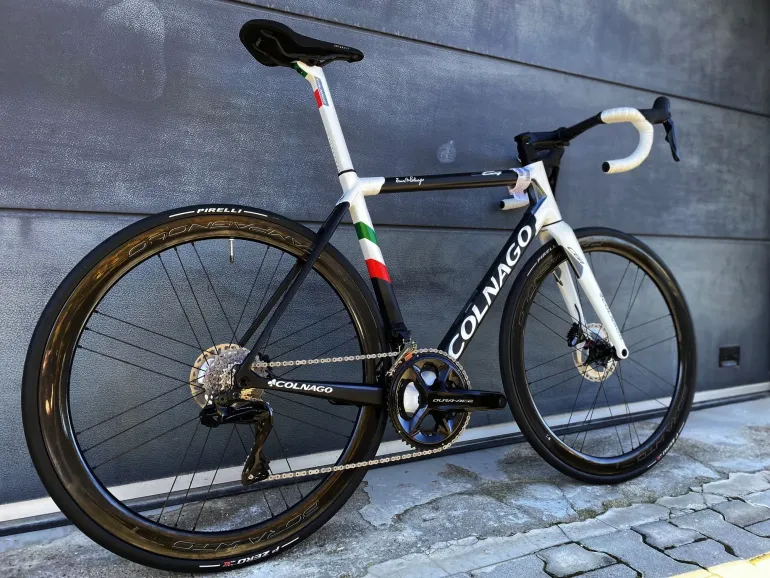 Colnago - C64 Disc (Gr. 52s, M/L) + Dura-Ace Di2 9270 + Campagnolo Bora WTO, 2022