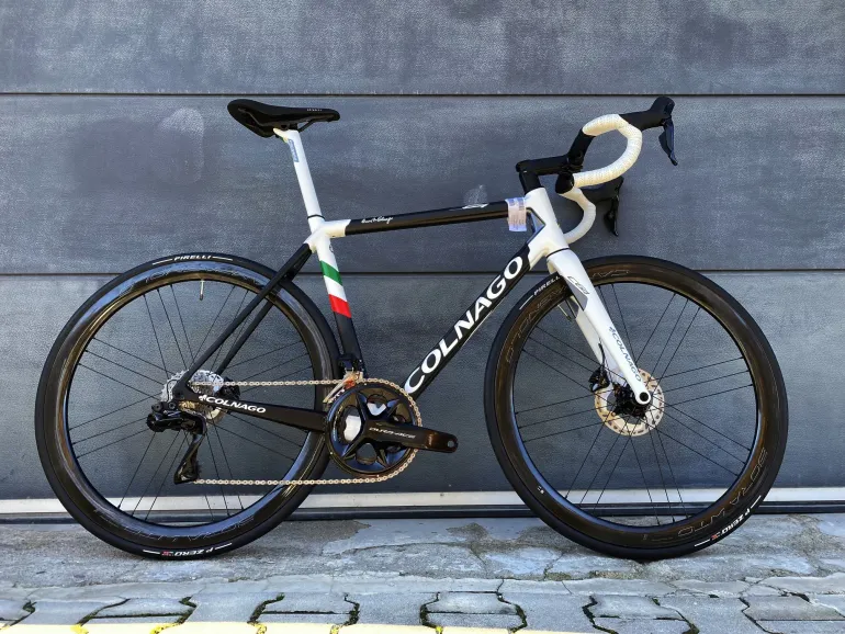 Colnago - C64 Disc (Gr. 52s, M/L) + Dura-Ace Di2 9270 + Campagnolo Bora WTO, 2022