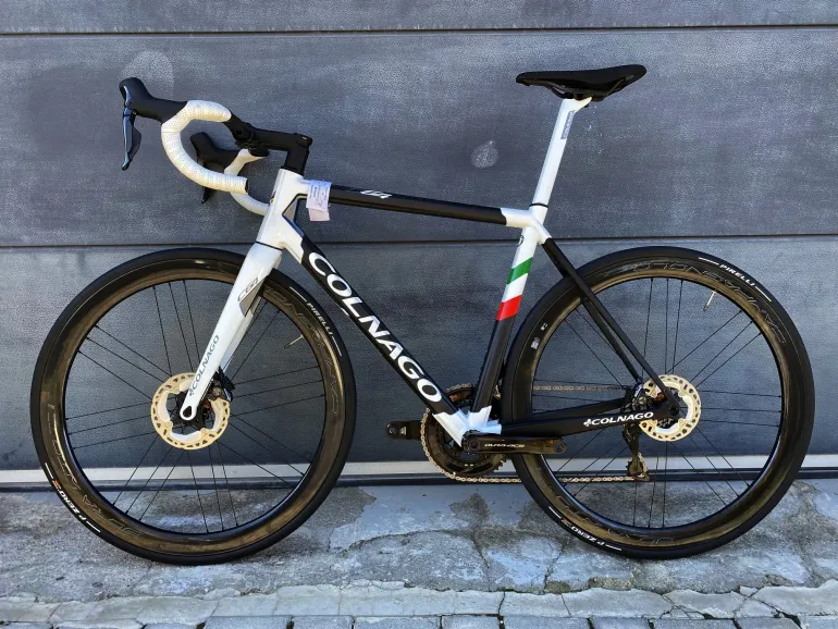 Colnago - C64 Disc (Gr. 52s, M/L) + Dura-Ace Di2 9270 + Campagnolo Bora WTO, 2022