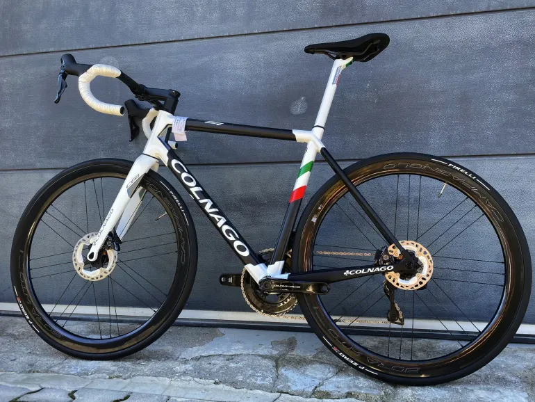 Colnago - C64 Disc (Gr. 52s, M/L) + Dura-Ace Di2 9270 + Campagnolo Bora WTO, 2022