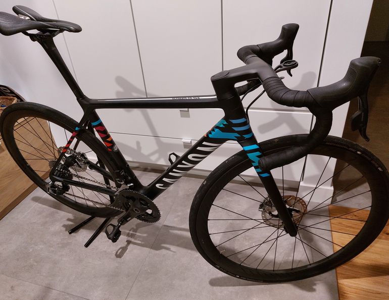 Canyon - Ultimate WMN CF SLX Disc 9.0 Team CSR, 2018