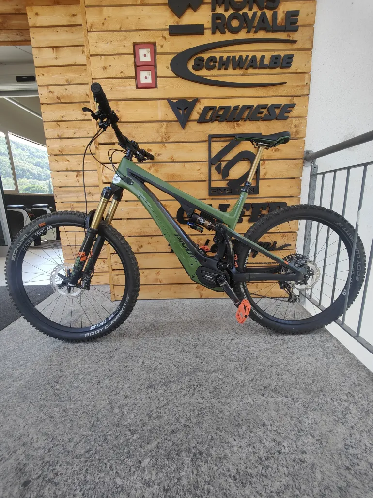 Used Pivot Shuttle Team XT 2023 Mountainbike, Grün — image 1 of 5