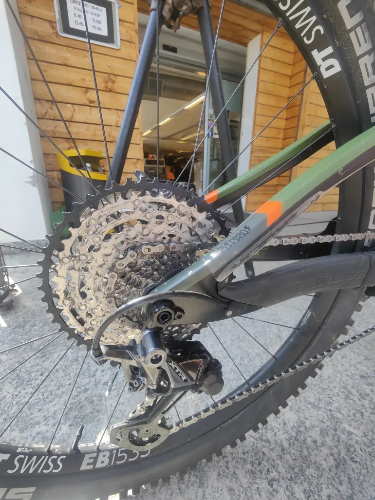 Used Pivot Shuttle Team XT 2023 Mountainbike, Grün — image 2 of 5