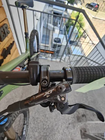 Used Pivot Shuttle Team XT 2023 Mountainbike, Grün — image 3 of 5