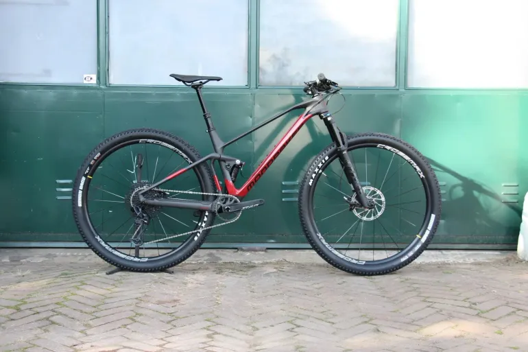 Mondraker - F-PODIUM CARBON DC, 2022