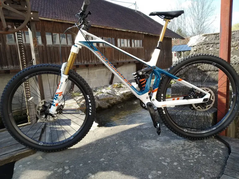 Mondraker - Superfoxy Carbon R, 2020