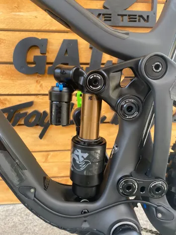 Used Pivot Pivot Mach 6 Pro X01 27, 5" 2023 Mountainbike, Hellgrau — image 3 of 9
