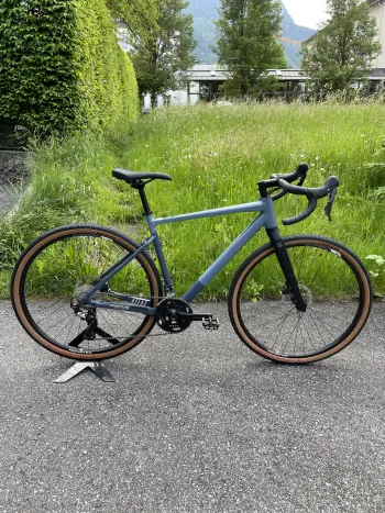 Focus ATLAS 6.8 2022 Road & Gravel usato, Blu — immagine 1 di 3