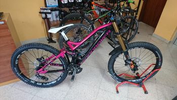 Used Mondraker SUMMUM PRO 27, 5 2017 Mountainbike, Violett, 27, 5 (650B) — image 1 of 3
