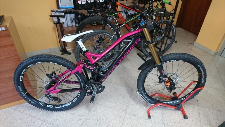 Used Mondraker SUMMUM PRO 27, 5 2017 Mountainbike, Violett, 27, 5 (650B) — image 1 of 3