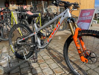 Used Pivot Firebird 29 Pro XT/XTR 2023 2023 Mountainbike, Hellgrau, 29 — image 4 of 6