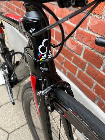 Colnago Concept 48s/ZIPP 303/ Shimano Dura Ace 7, 2 Kg! Full Carbon/Good Condition! 2020 Road & Gravel d'occasion — image 6 sur 14
