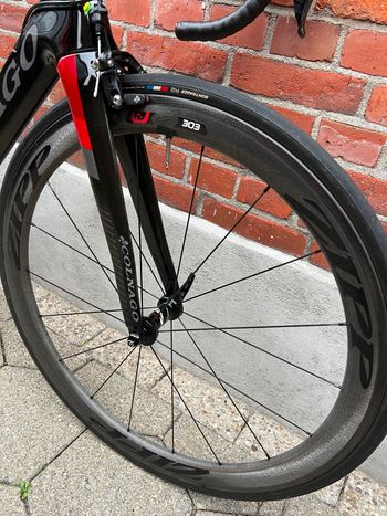 Colnago Concept 48s/ZIPP 303/ Shimano Dura Ace 7, 2 Kg! Full Carbon/Good Condition! 2020 Road & Gravel d'occasion — image 4 sur 14