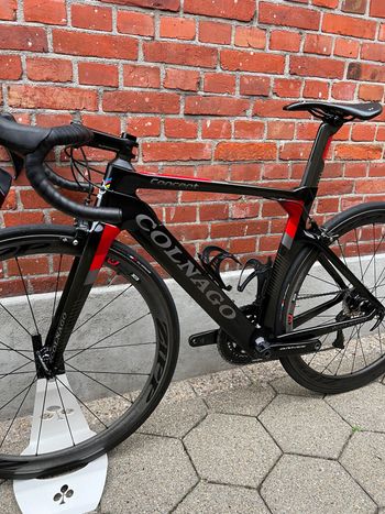 Colnago Concept 48s/ZIPP 303/ Shimano Dura Ace 7, 2 Kg! Full Carbon/Good Condition! 2020 Road & Gravel d'occasion — image 12 sur 14