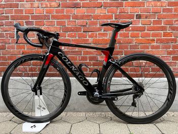 Colnago Concept 48s/ZIPP 303/ Shimano Dura Ace 7, 2 Kg! Full Carbon/Good Condition! 2020 Road & Gravel d'occasion — image 11 sur 14