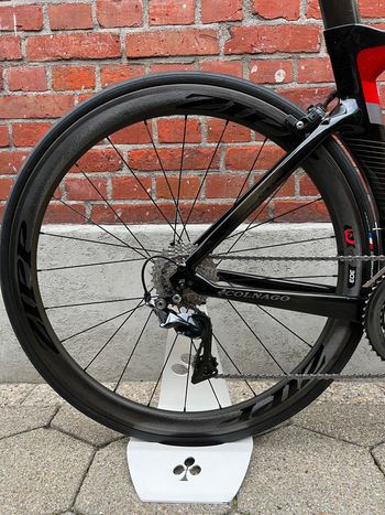 Colnago Concept 48s/ZIPP 303/ Shimano Dura Ace 7, 2 Kg! Full Carbon/Good Condition! 2020 Road & Gravel d'occasion — image 2 sur 14