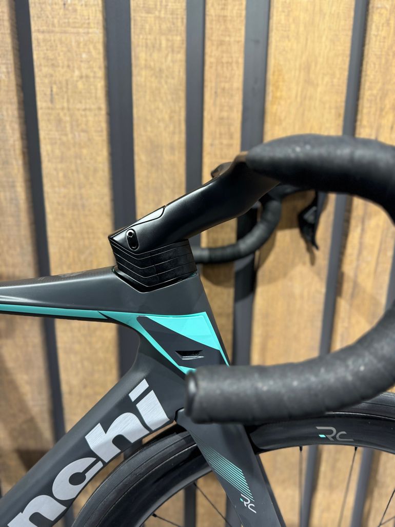 Bianchi - Oltre RC Durace Di2 2023, 2023