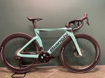Bianchi, Oltre Comp 105 DI2 12spd
