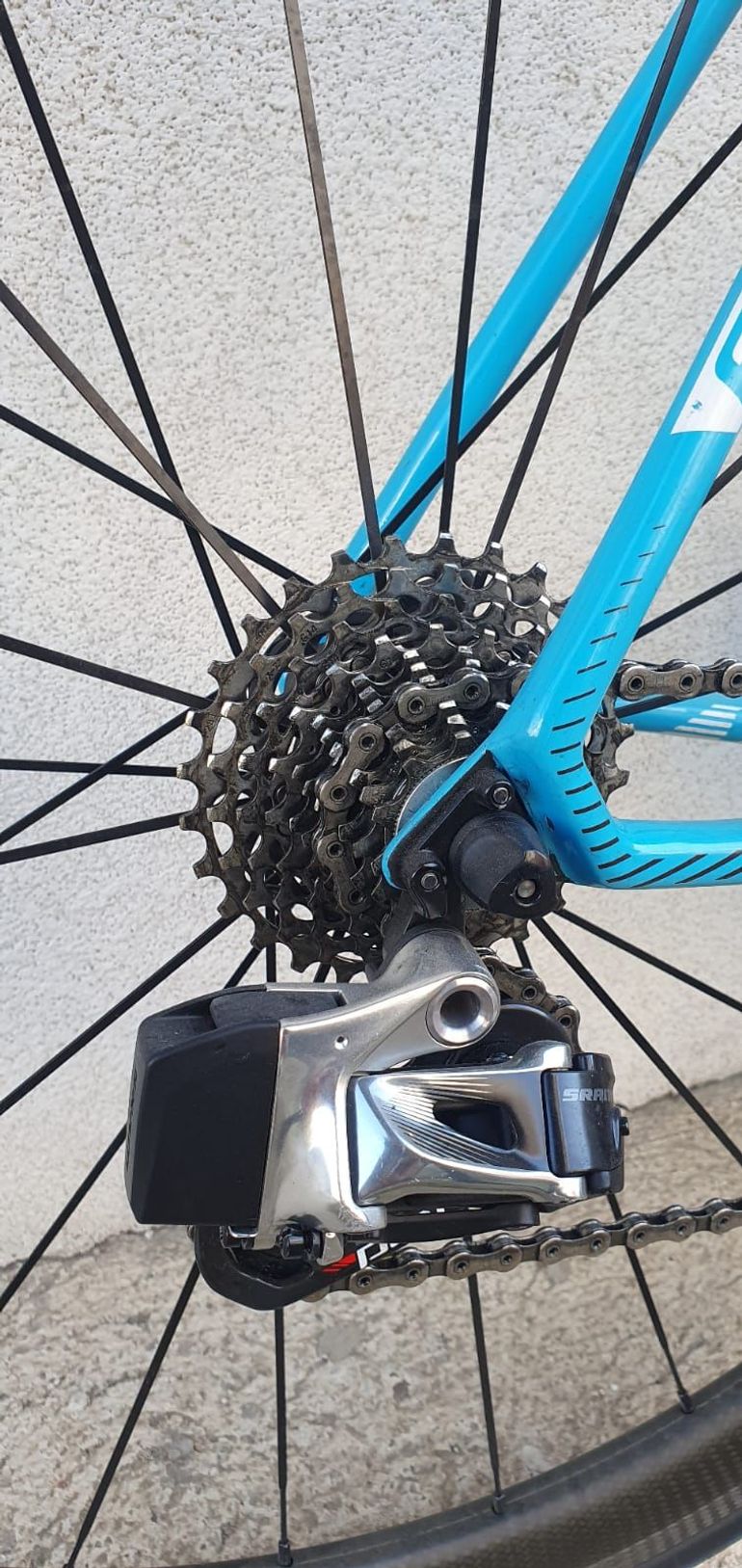 Focus - Izalco max AG2R Red eTap, 2018