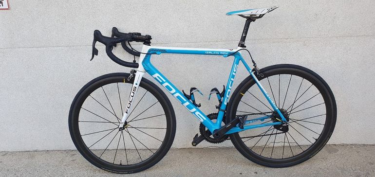 Focus - Izalco max AG2R Red eTap, 2018