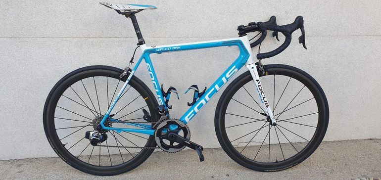 Focus - Izalco max AG2R Red eTap, 2018