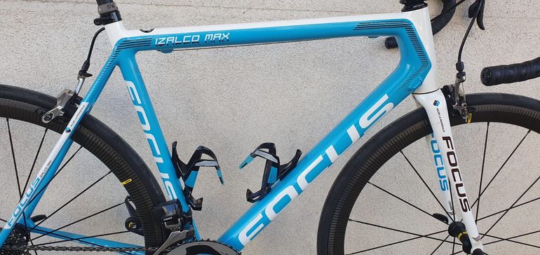 Focus - Izalco max AG2R Red eTap, 2018